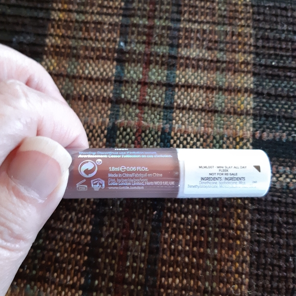 Ipsy Bag and four items - Picture 5 of 10